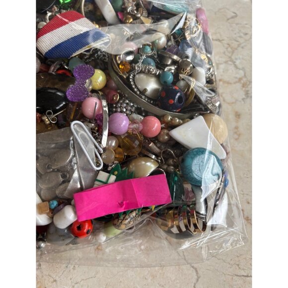 Mixed Craft Beads & Jewelry Making Supplies 2 Lbs 5 Oz Assorted Materials & Colo - Picture 9 of 16